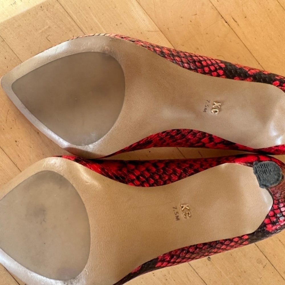 LIke New Kenneth Cole Riley Red Snakeskin pumps, 7.5. G966 - Picture 6 of 8
